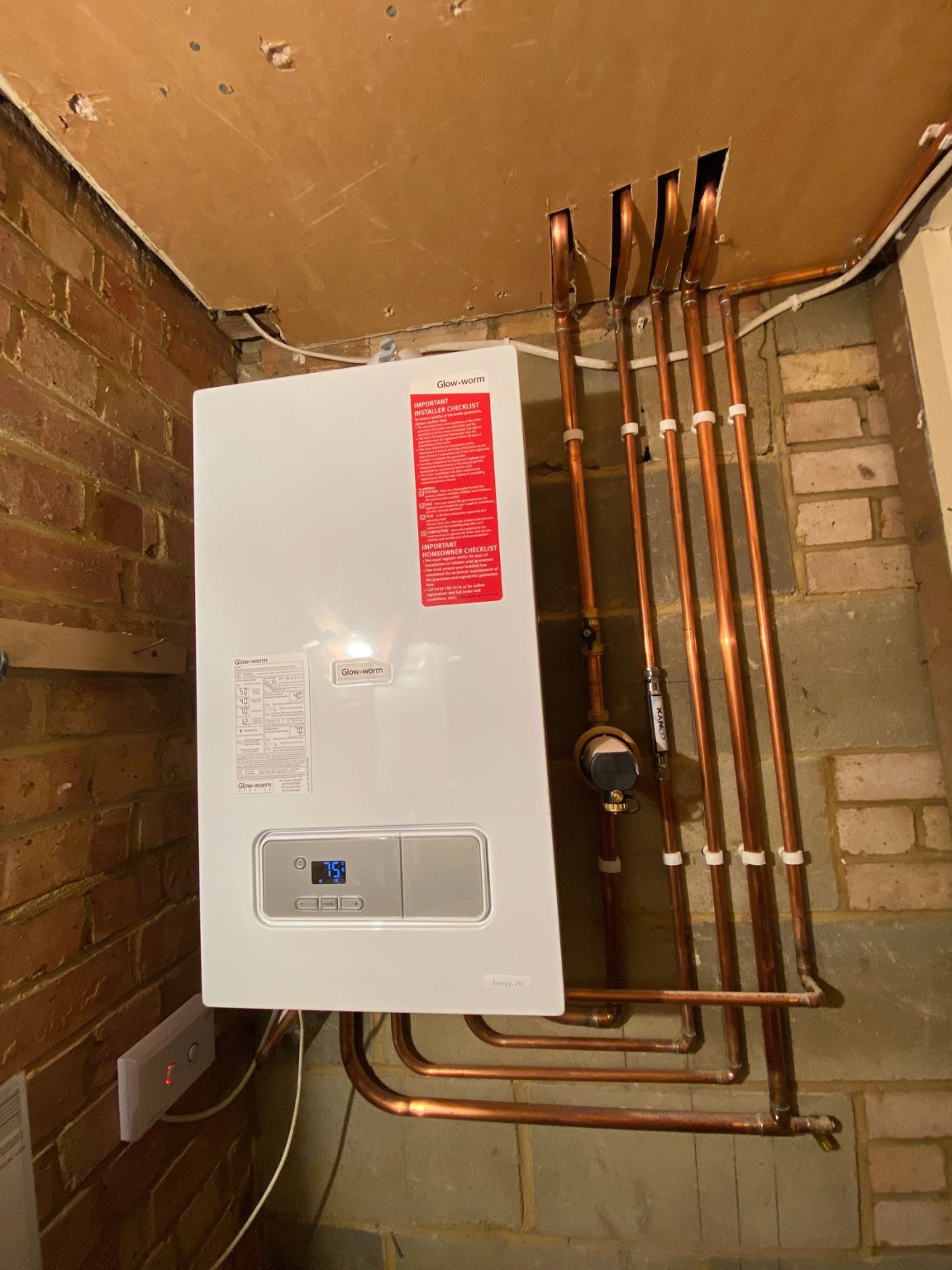 MK Plumbing & Heating boiler upgrade and replacement installation in Broadstone Glow Worm (2)